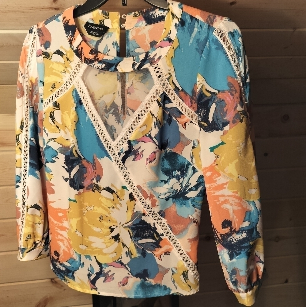 BEBE colorful top size Small